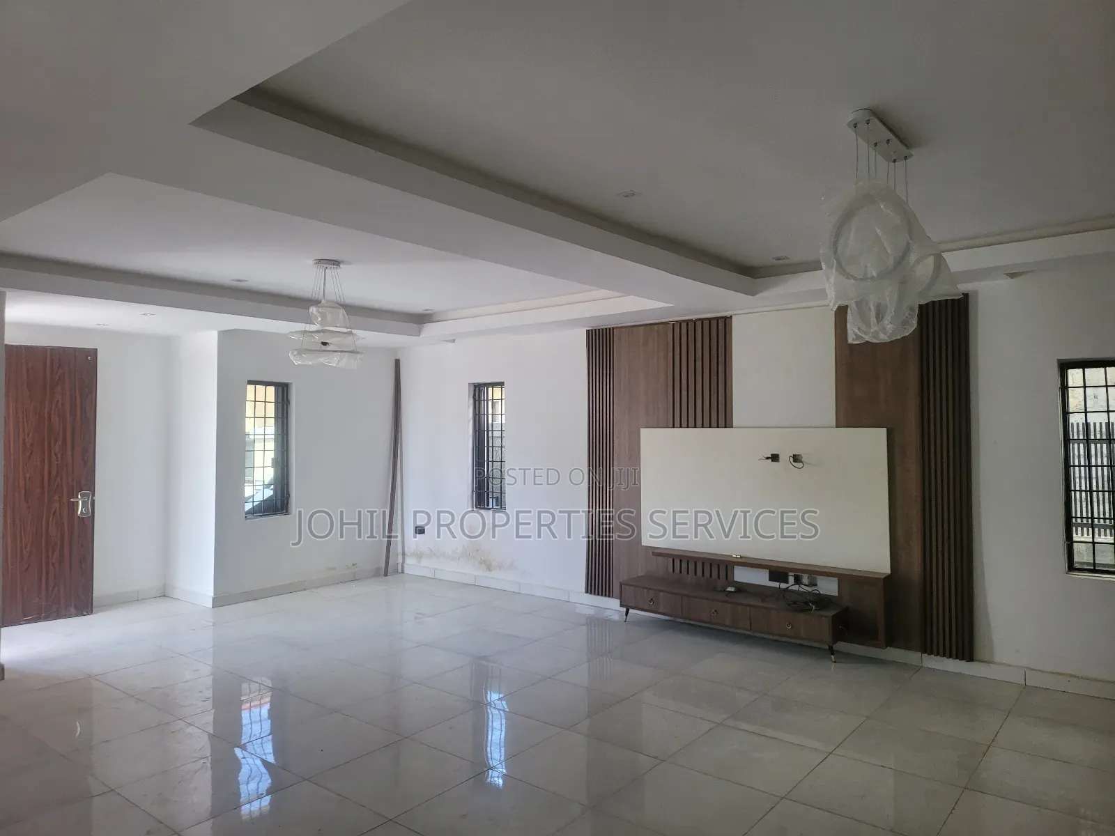 5bdrm Duplex in Citec Estate, Mbora for sale in Mbora