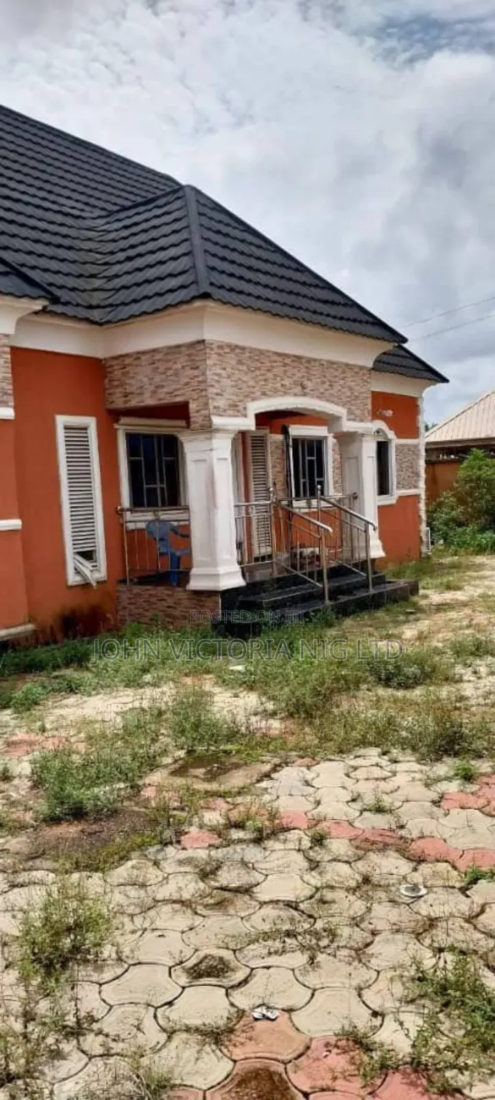 8bdrm Block of Flats in Okoafor for sale in Oko Afo