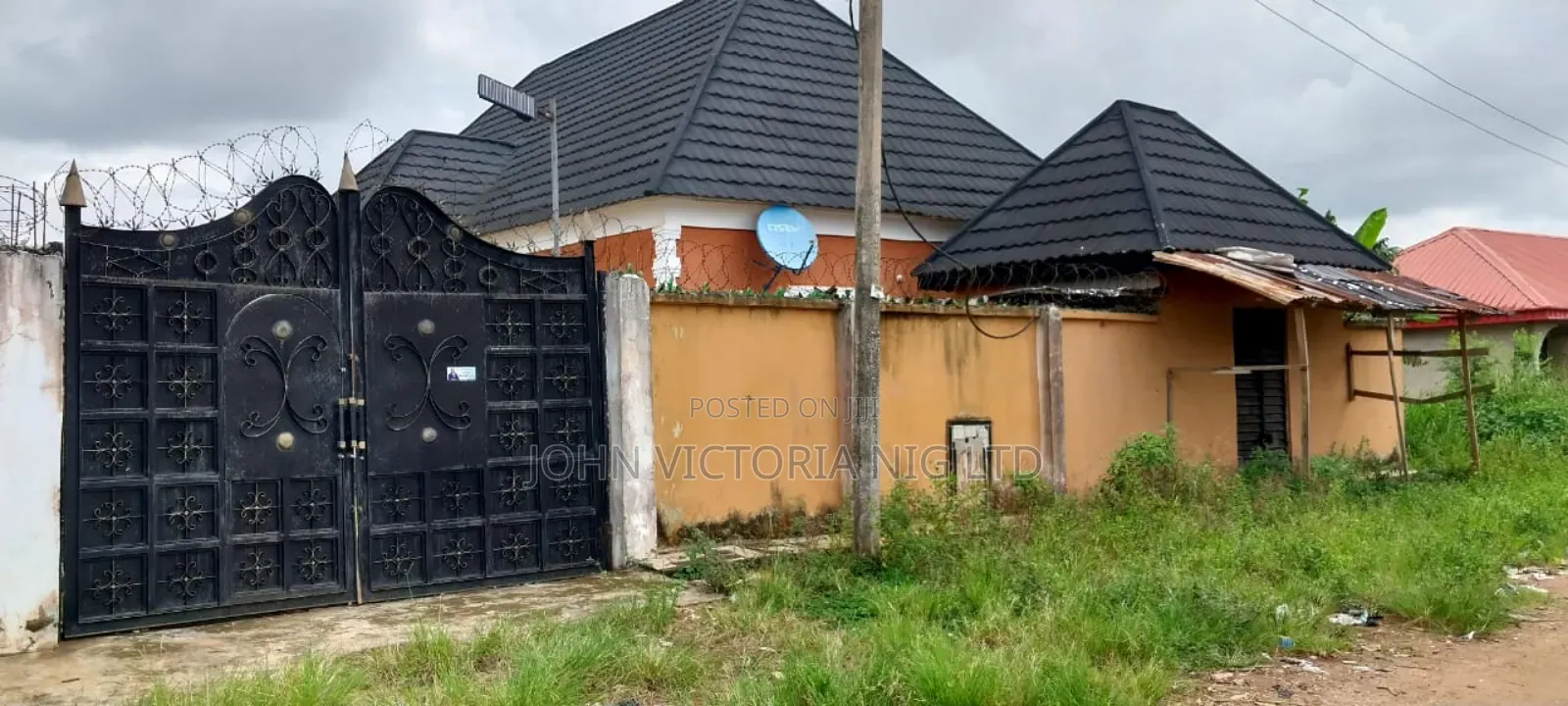 8bdrm Block of Flats in Okoafor for sale in Oko Afo