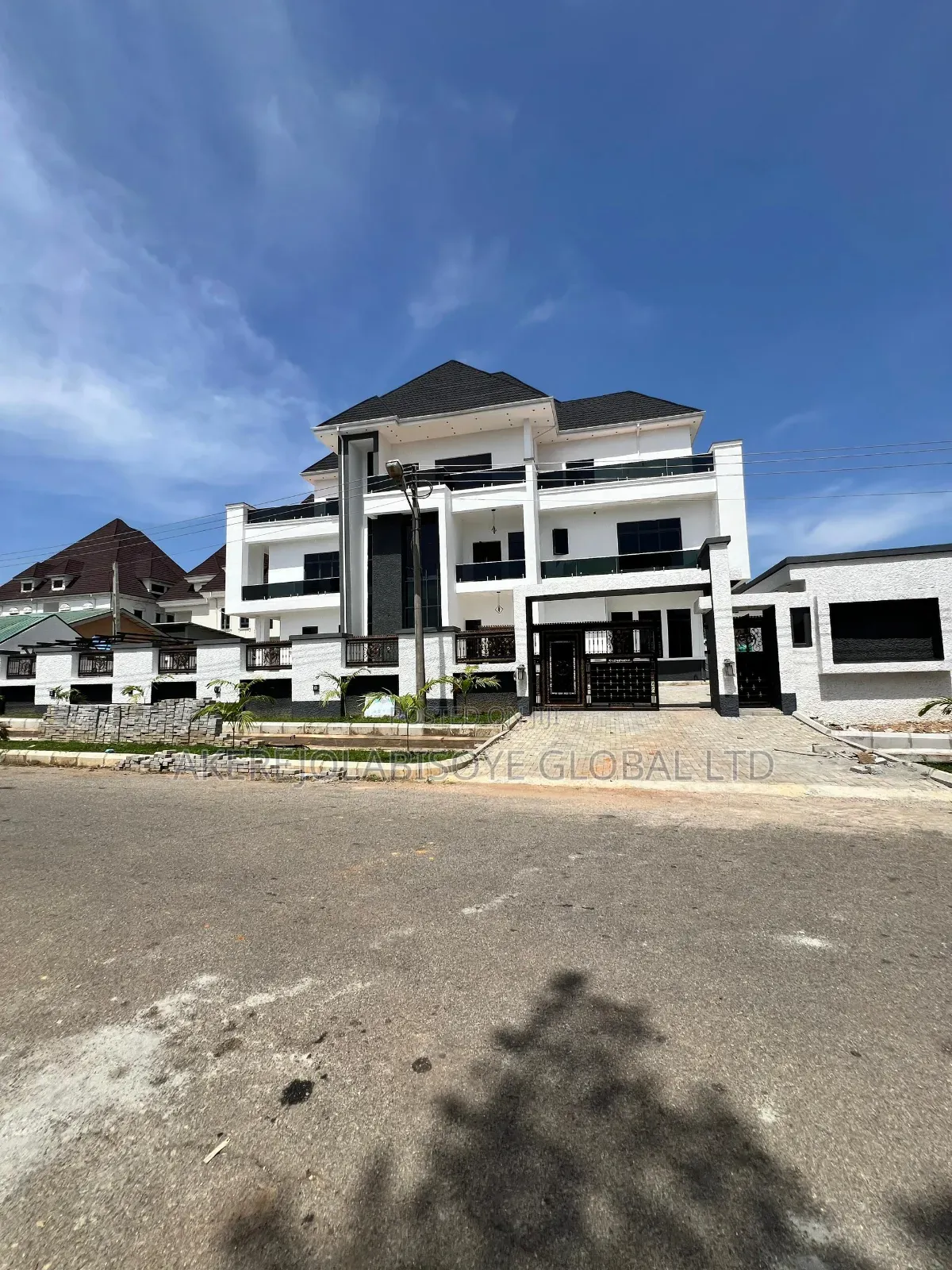 7bdrm Duplex in Gwarinpa Main for sale in Gwarinpa
