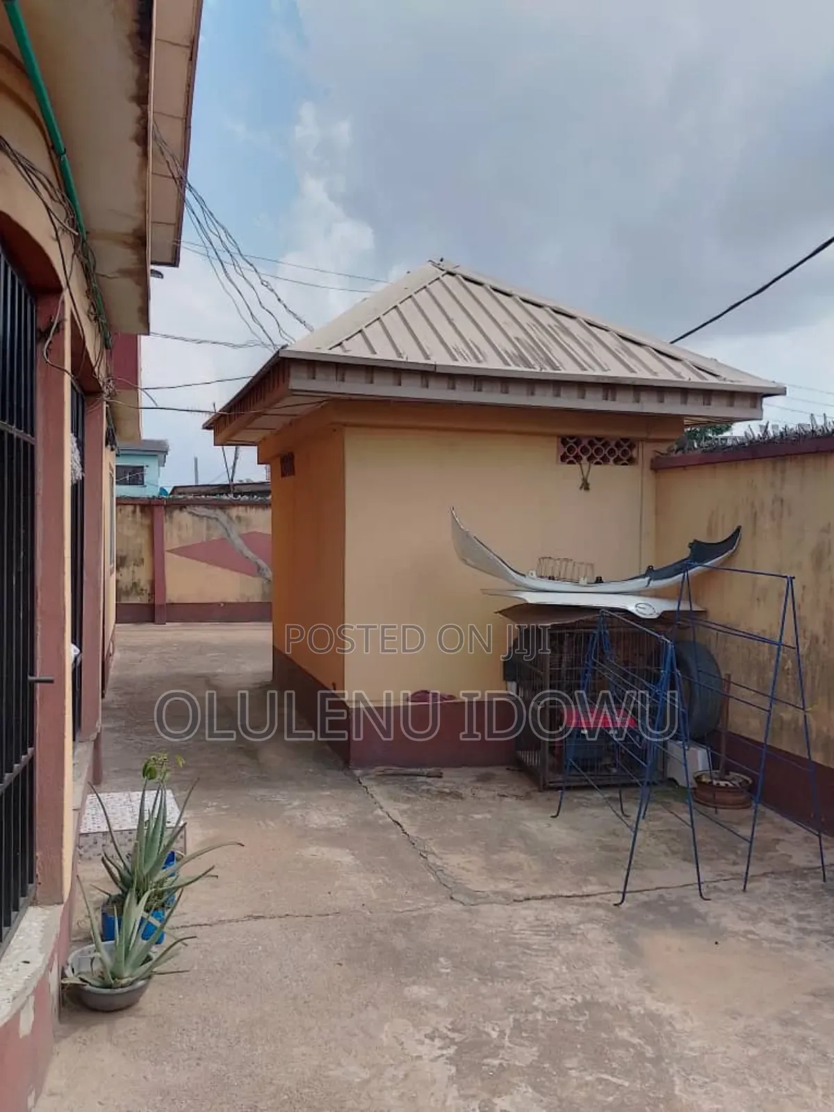 Furnished 3bdrm Block of Flats in Alimosho for sale in Alimosho
