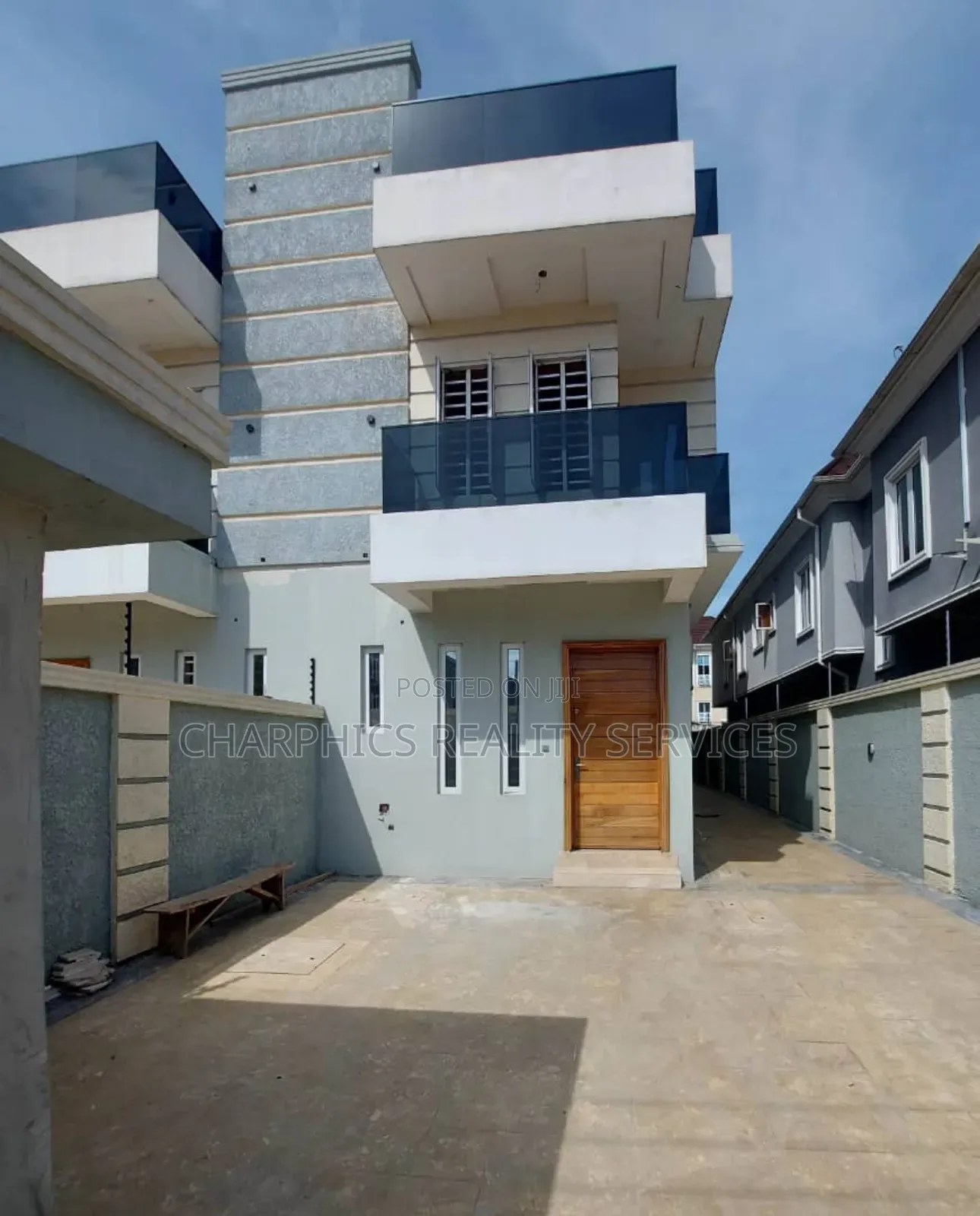 5bdrm Duplex in GRA Phase 2 Shangisha for sale in GRA Phase 2 Shangisha