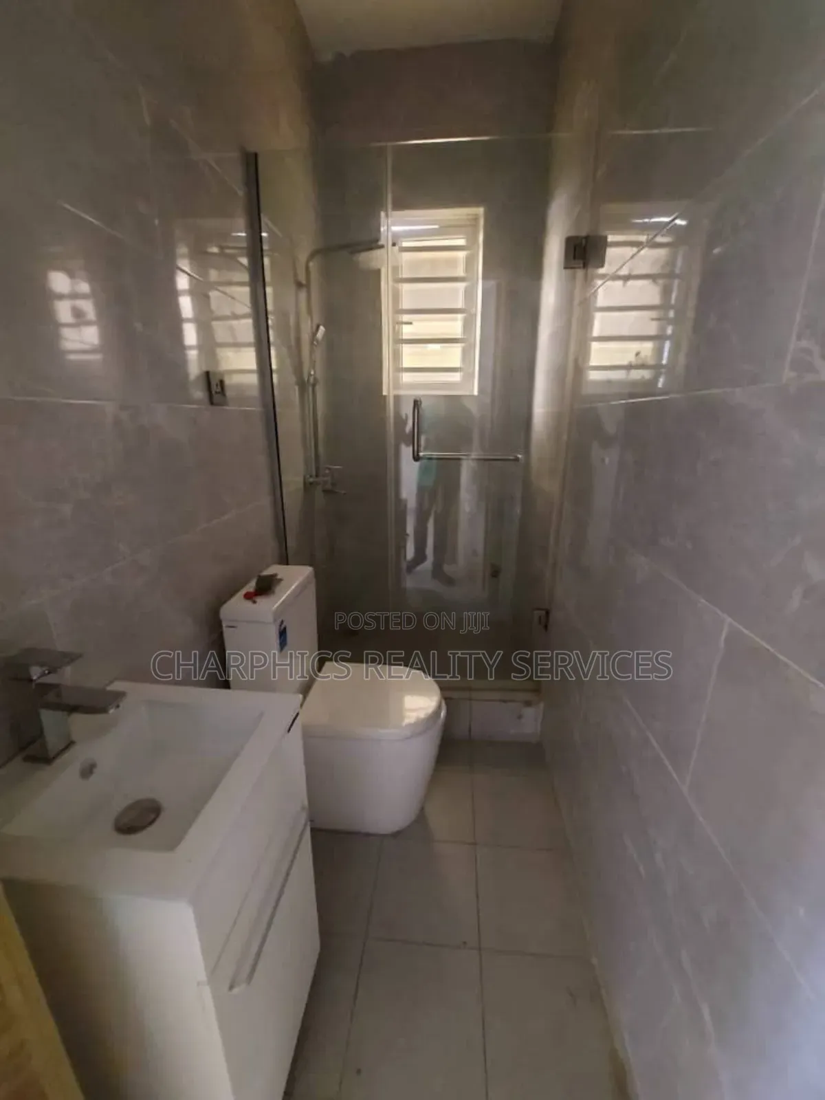 5bdrm Duplex in GRA Phase 2 Shangisha for sale in GRA Phase 2 Shangisha