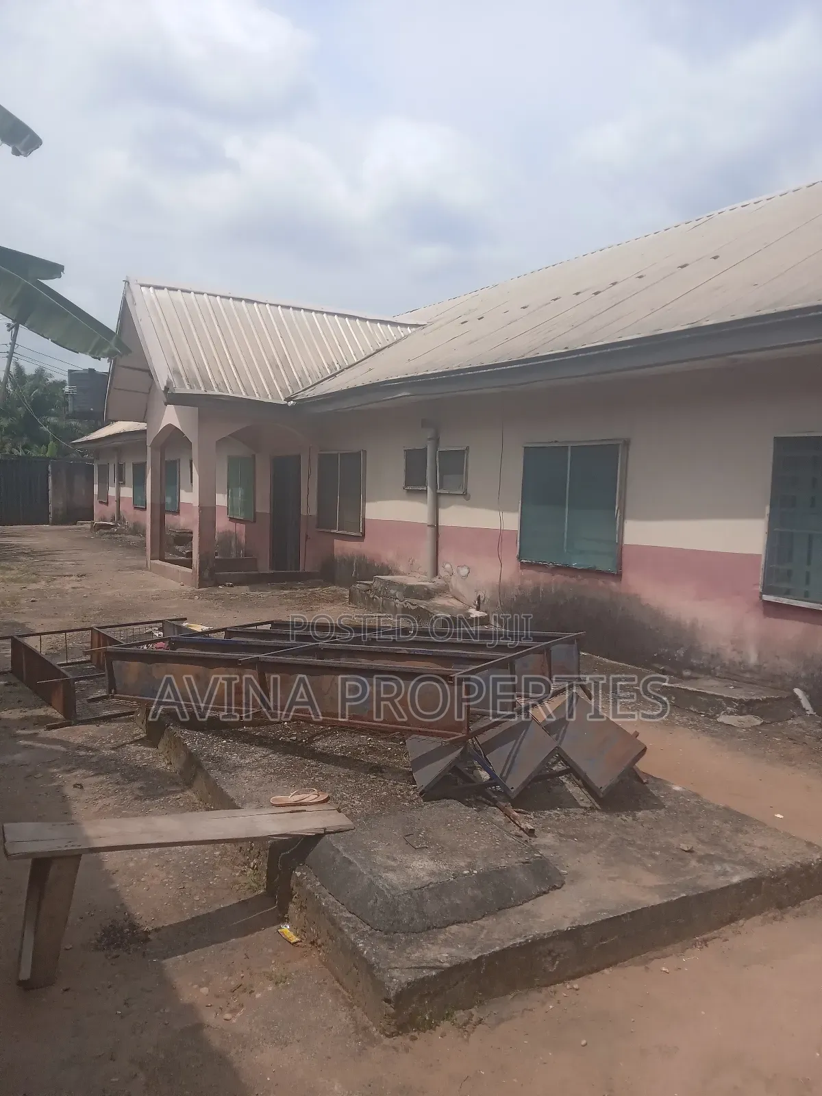 16 Rooms Self-Contained on 2 Plots of Lands in Owerri in Owerri