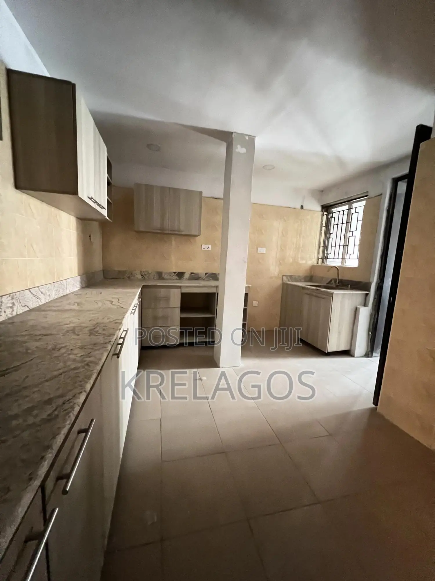 2bdrm Apartment In Ologolo, Lekki For Sale in Lekki