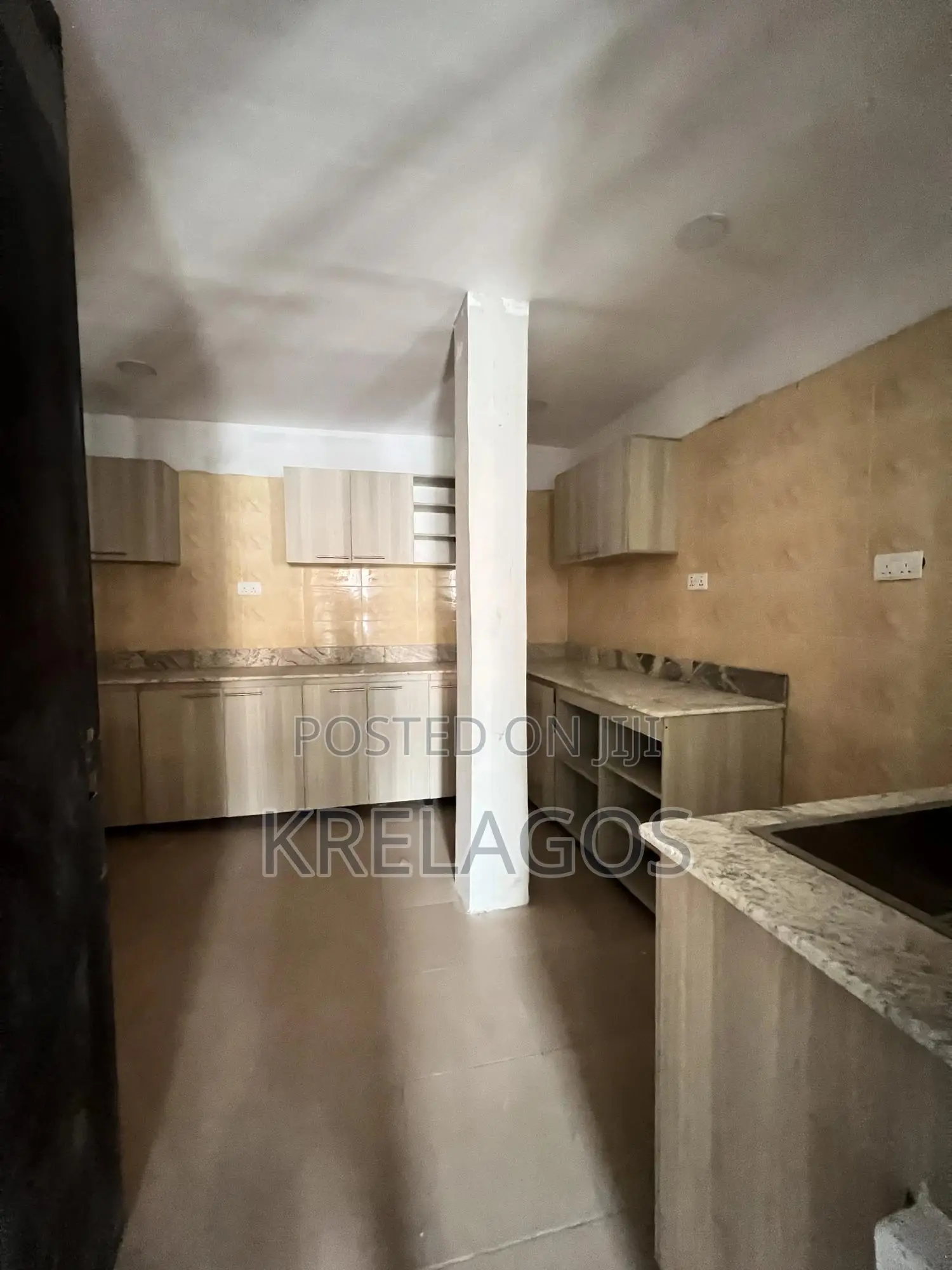 2bdrm Apartment In Ologolo, Lekki For Sale in Lekki