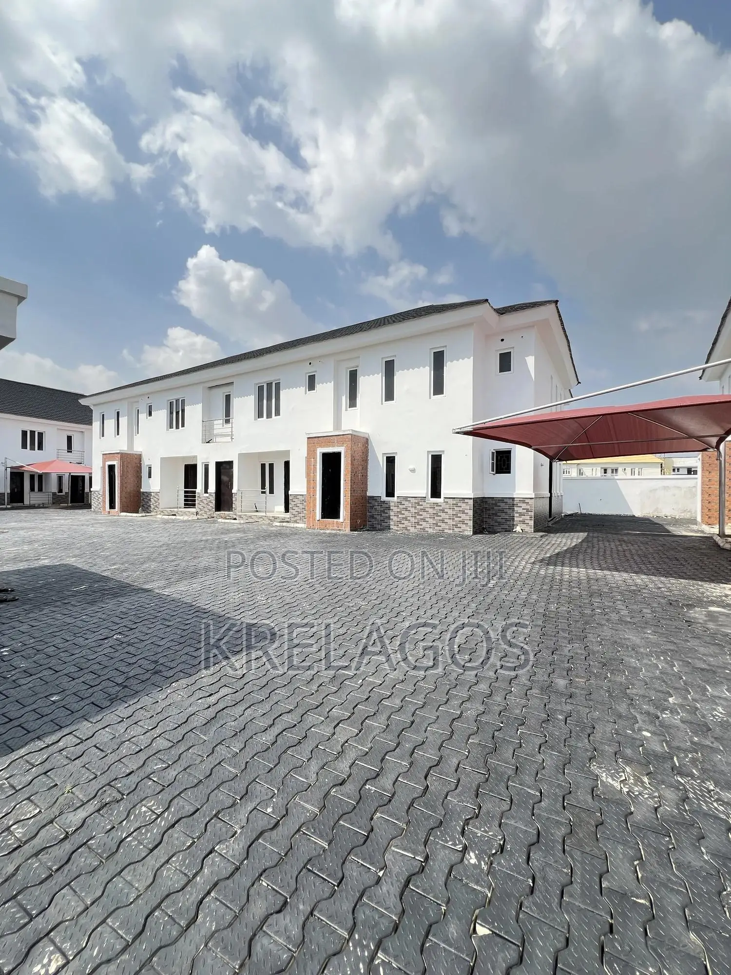 2bdrm Apartment In Ologolo, Lekki For Sale in Lekki