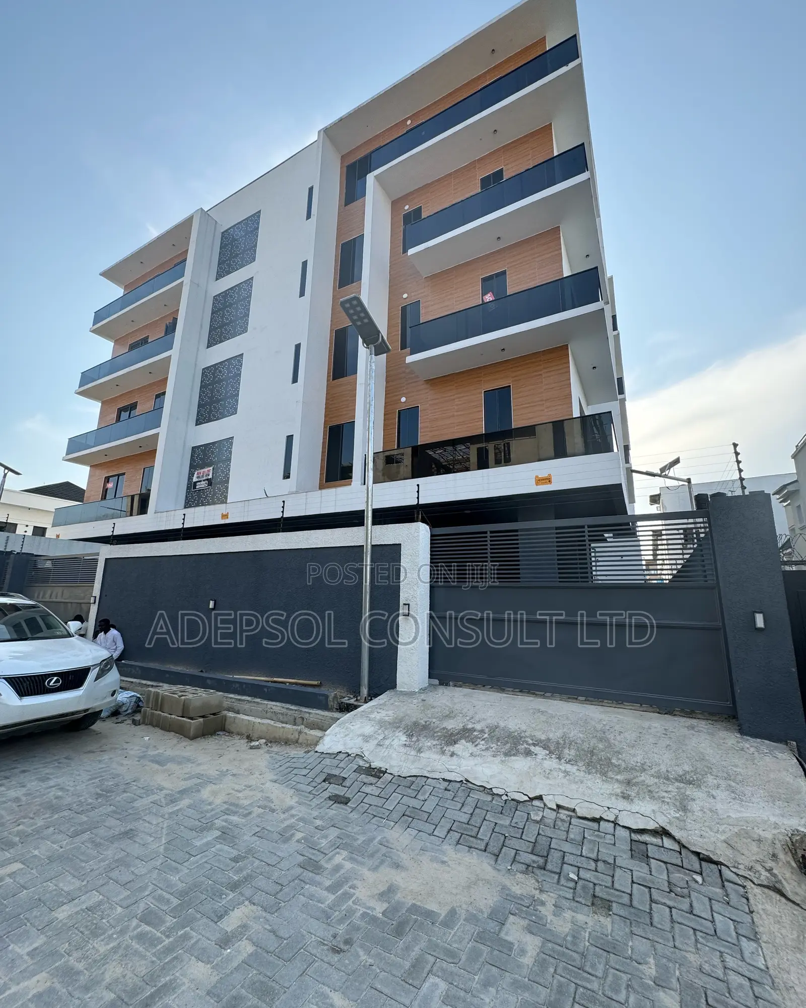 2bdrm Apartment in Kusenla Ikate for sale in Ikate-Elegushi