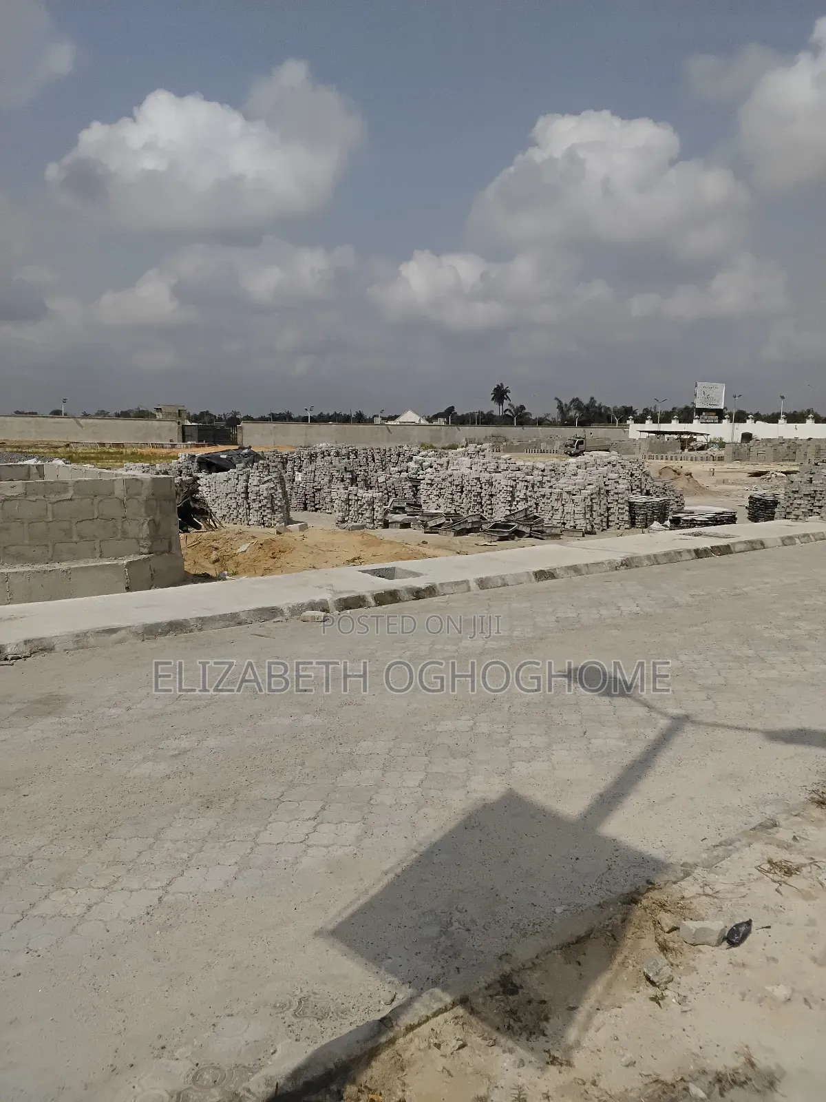 Buy and Build Land Along Lekki-Epe Expressway in Off Lekki-Epe Expressway