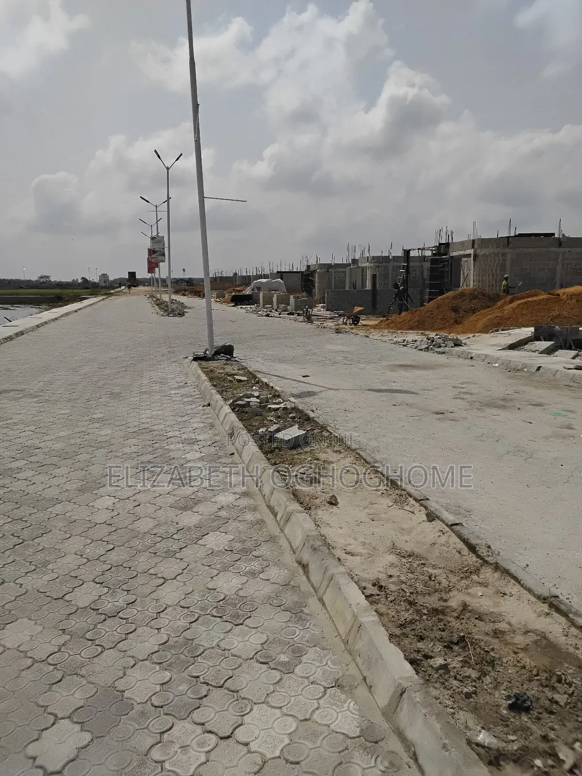 Buy and Build Land Along Lekki-Epe Expressway in Off Lekki-Epe Expressway