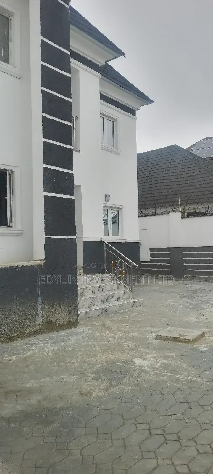 5bdrm Duplex in Apo Resettlement for sale in Apo Resettlement