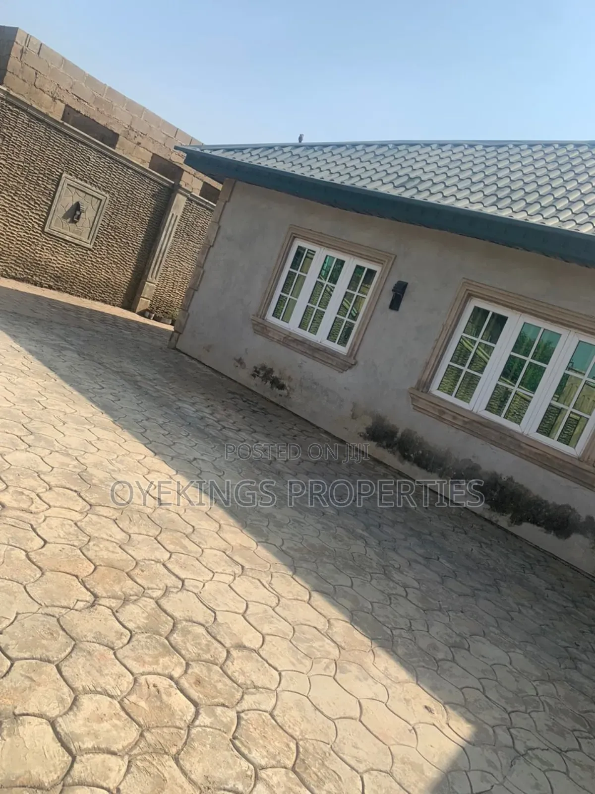 6bdrm Block of Flats in Jiboye, Akala Express for sale in Akala Express