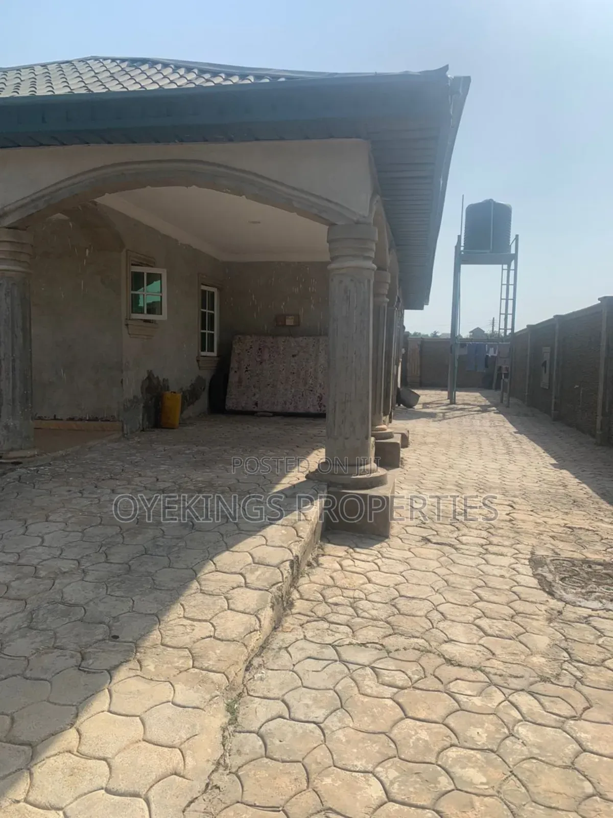 6bdrm Block of Flats in Jiboye, Akala Express for sale in Akala Express