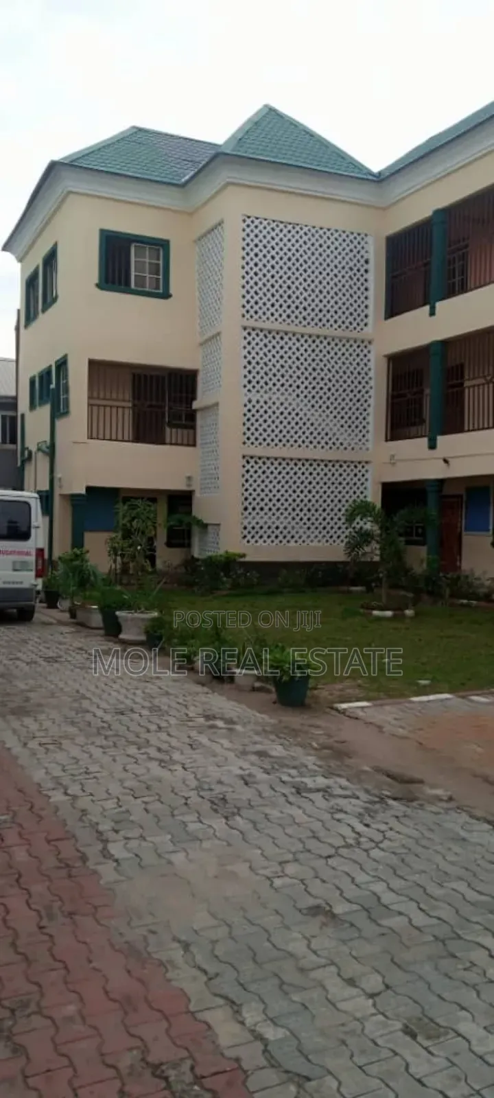 School 4 Sale Along Ado Road Ajah in Ado / Ajah