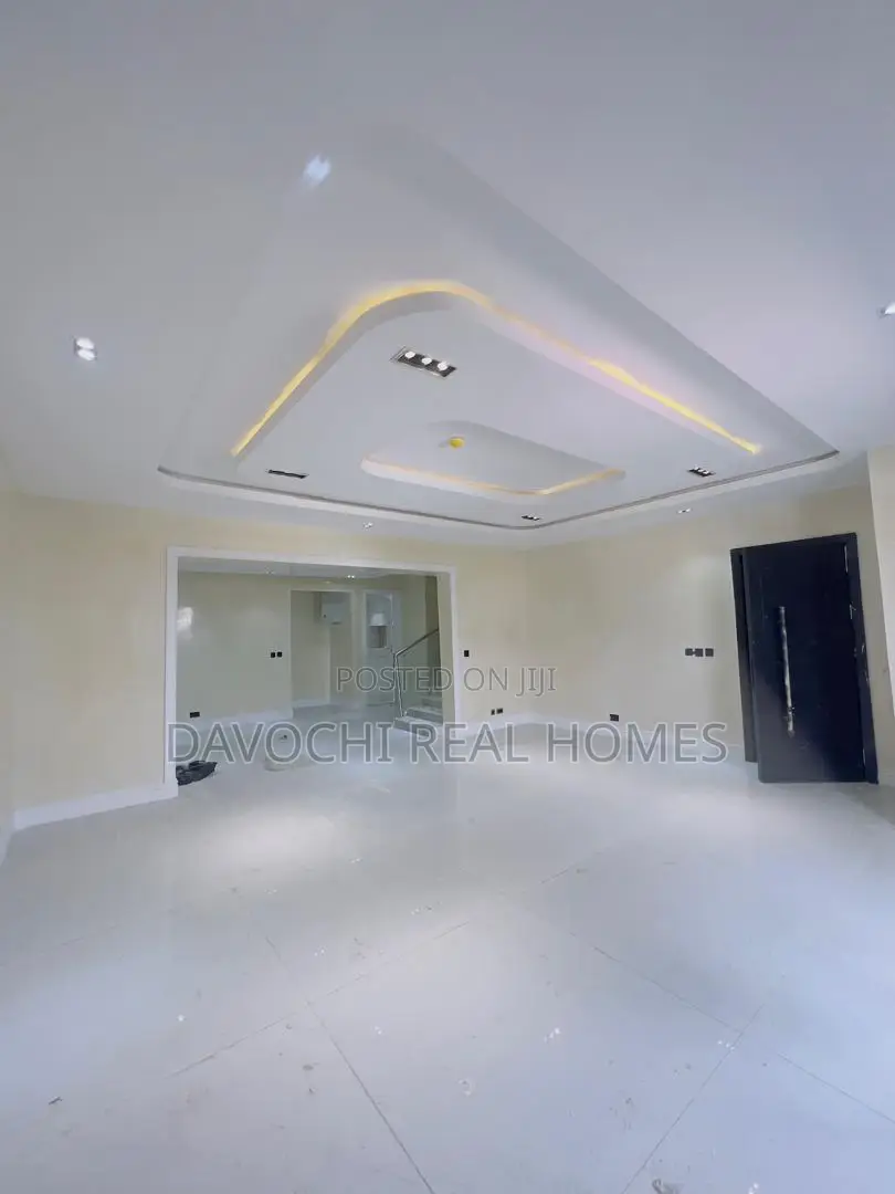 Furnished 4bdrm Maisonette in Parkview Estate for sale in Parkview Estate