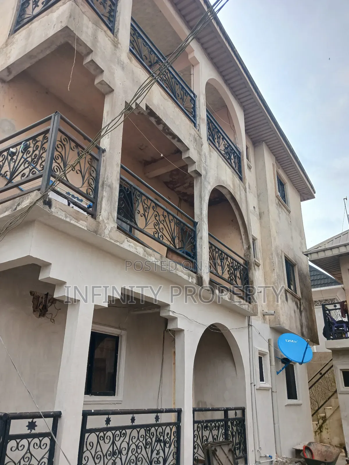 2bdrm Block of Flats in Benin City for sale in Benin City