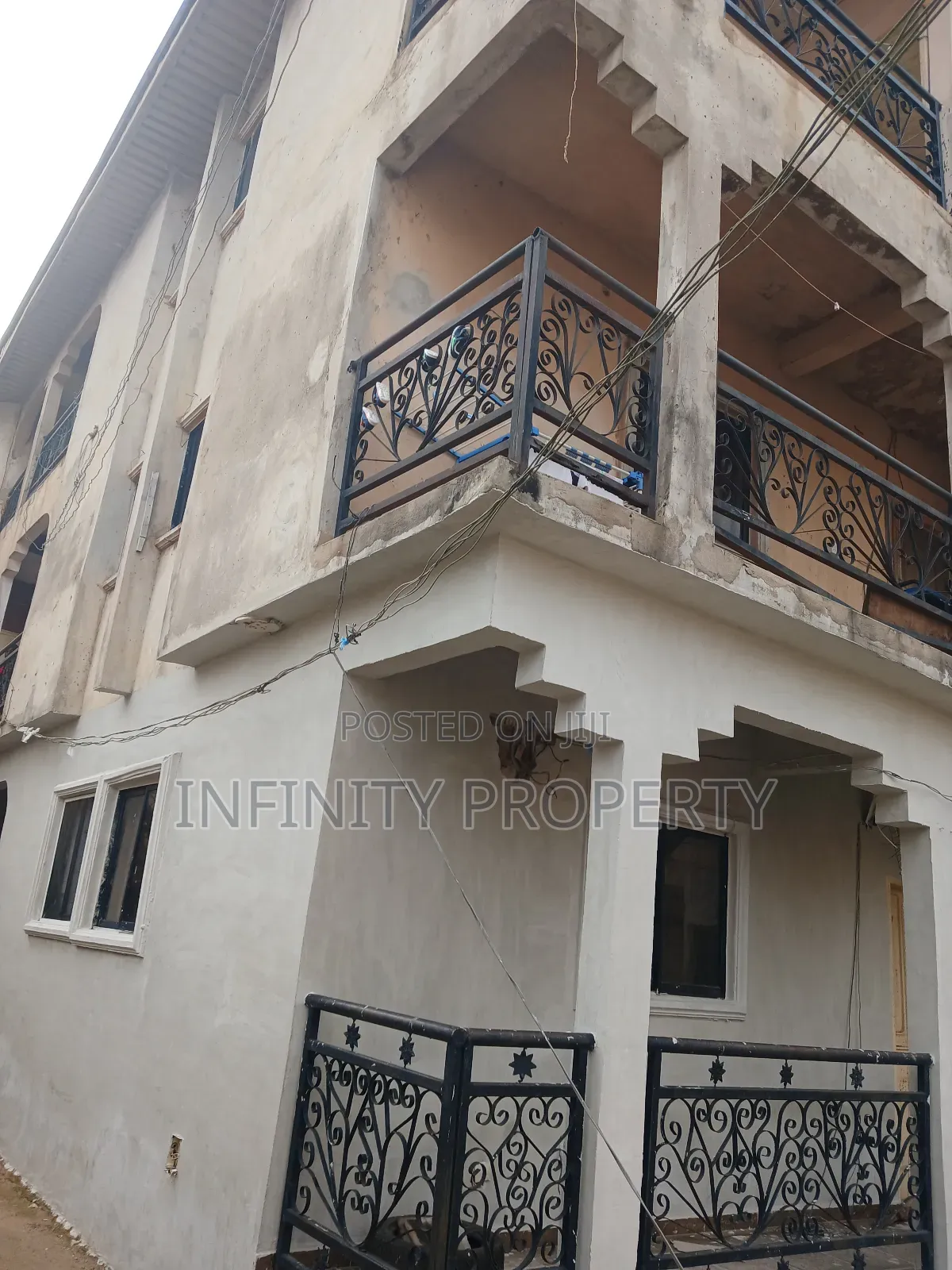 2bdrm Block of Flats in Benin City for sale in Benin City