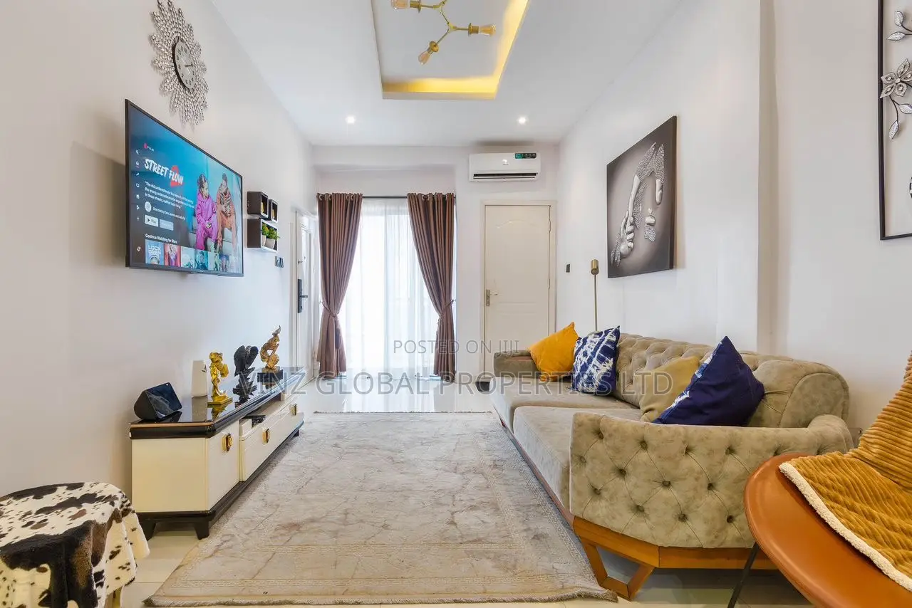 Luxury 2 Bedroom Apartment With Swimming Pool in Lekki