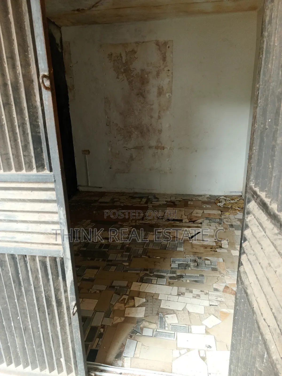 Shop at Sapele Road for Rent in Benin City