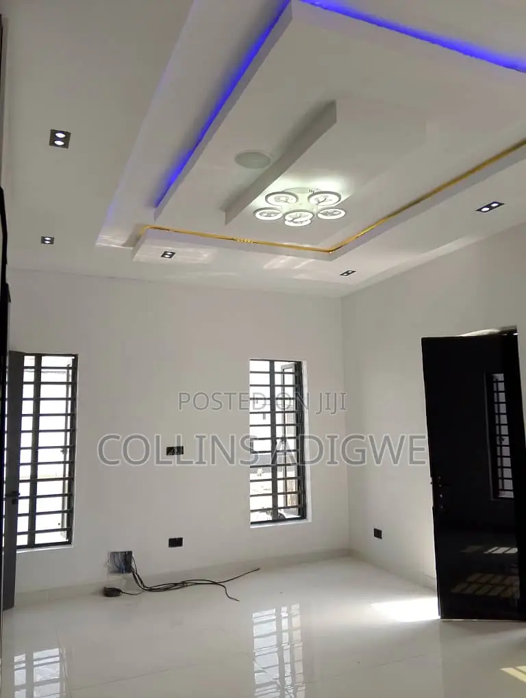 5bdrm Duplex in Call To Enter Estate for sale in Ajah