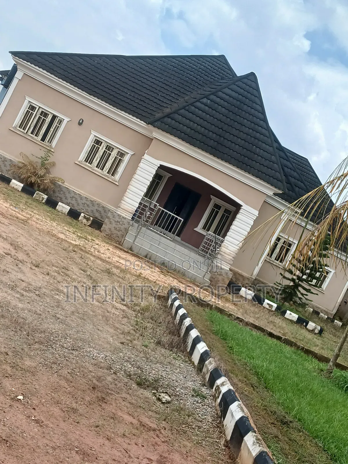 4bdrm Bungalow in Benin City for sale in Benin City