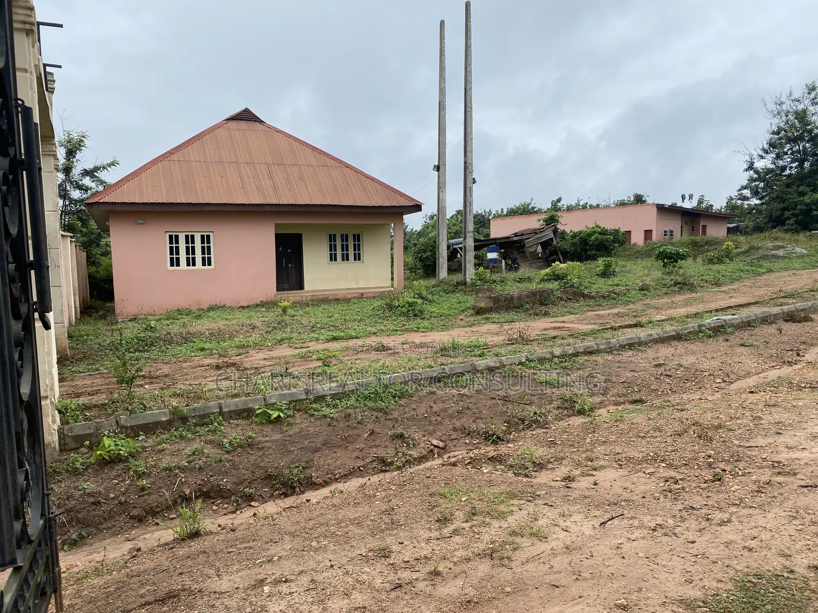 Investment Plot Of Land in Moniya