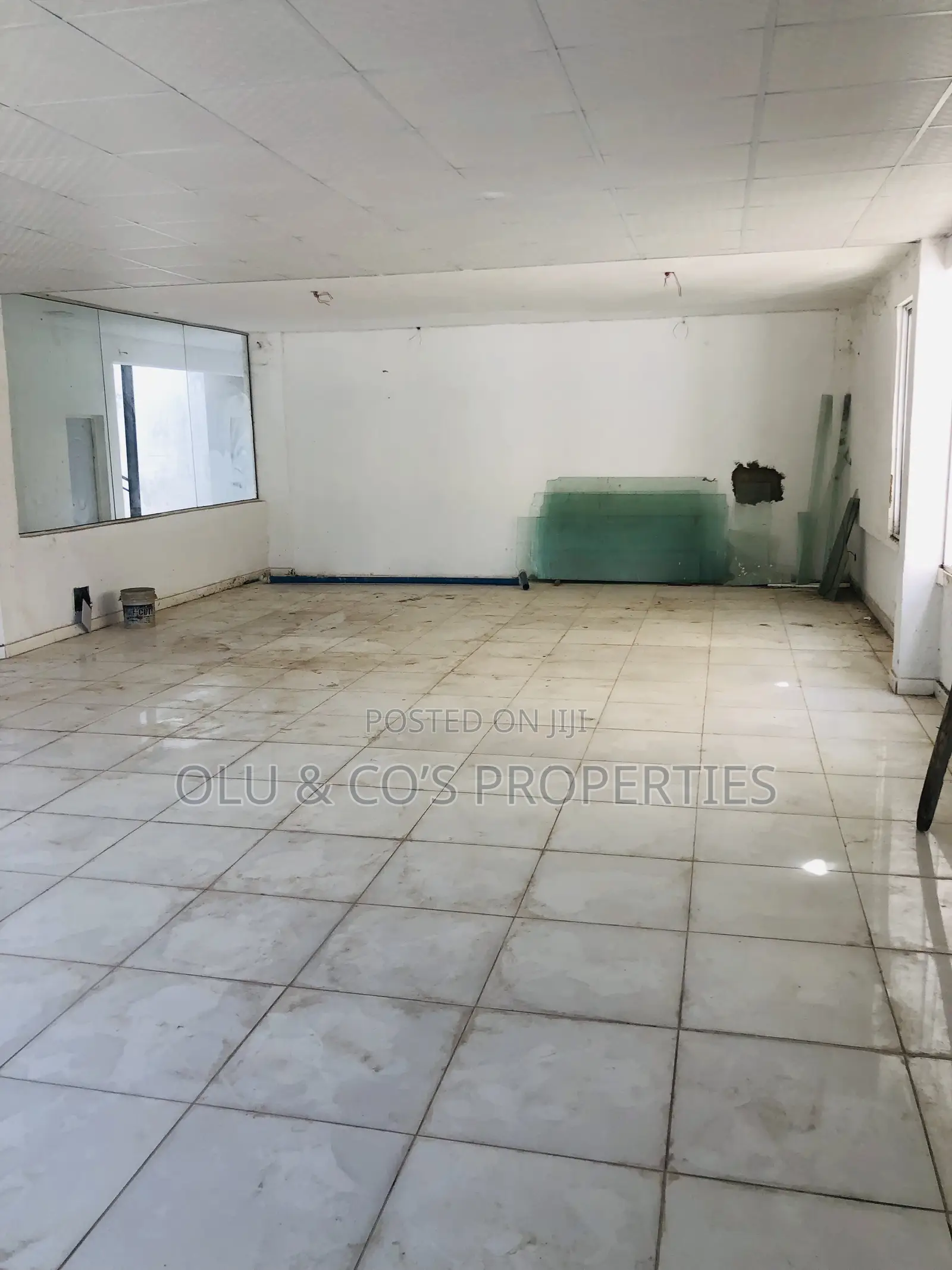 Office Space in Zone 5 / Wuse