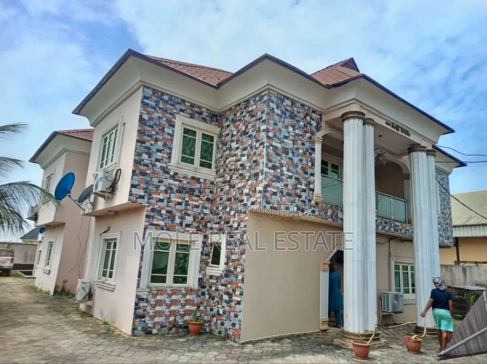 3 Block Of Flats Council Idimu Close To The Rd in Idimu