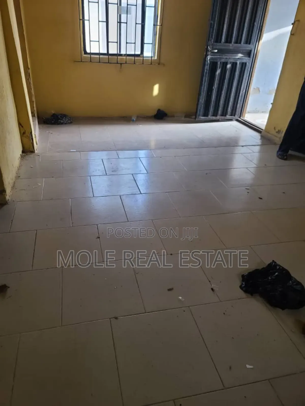 6 Solid Flats 4 Sale Aboru Iyana Ipaja in Iyana Ipaja
