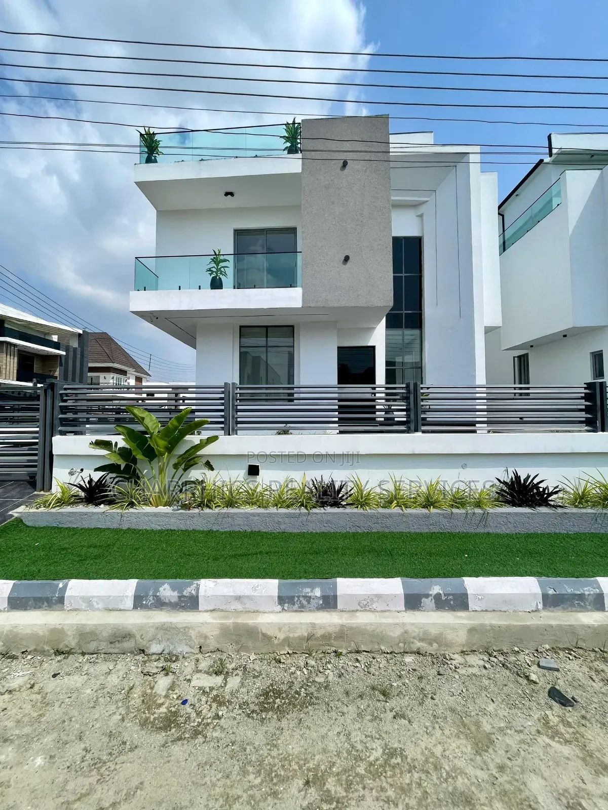 5bdrm Duplex in Lekki for sale in Lekki