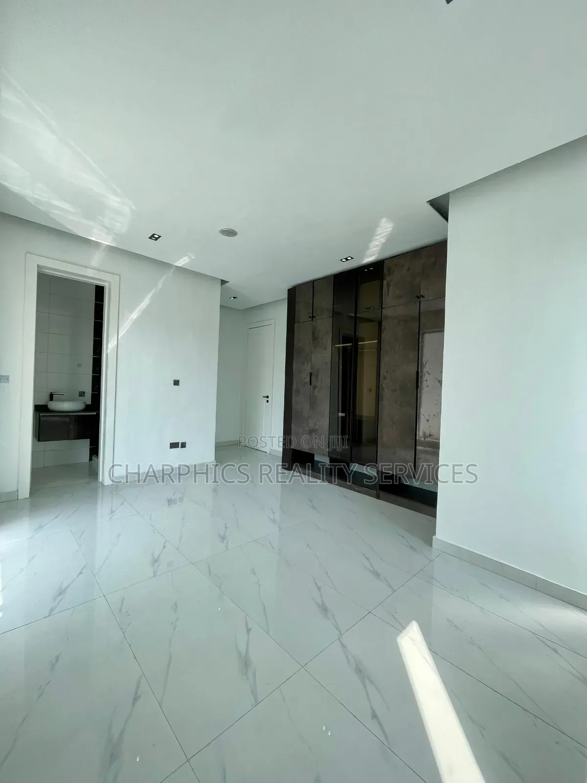 5bdrm Duplex in Lekki for sale in Lekki
