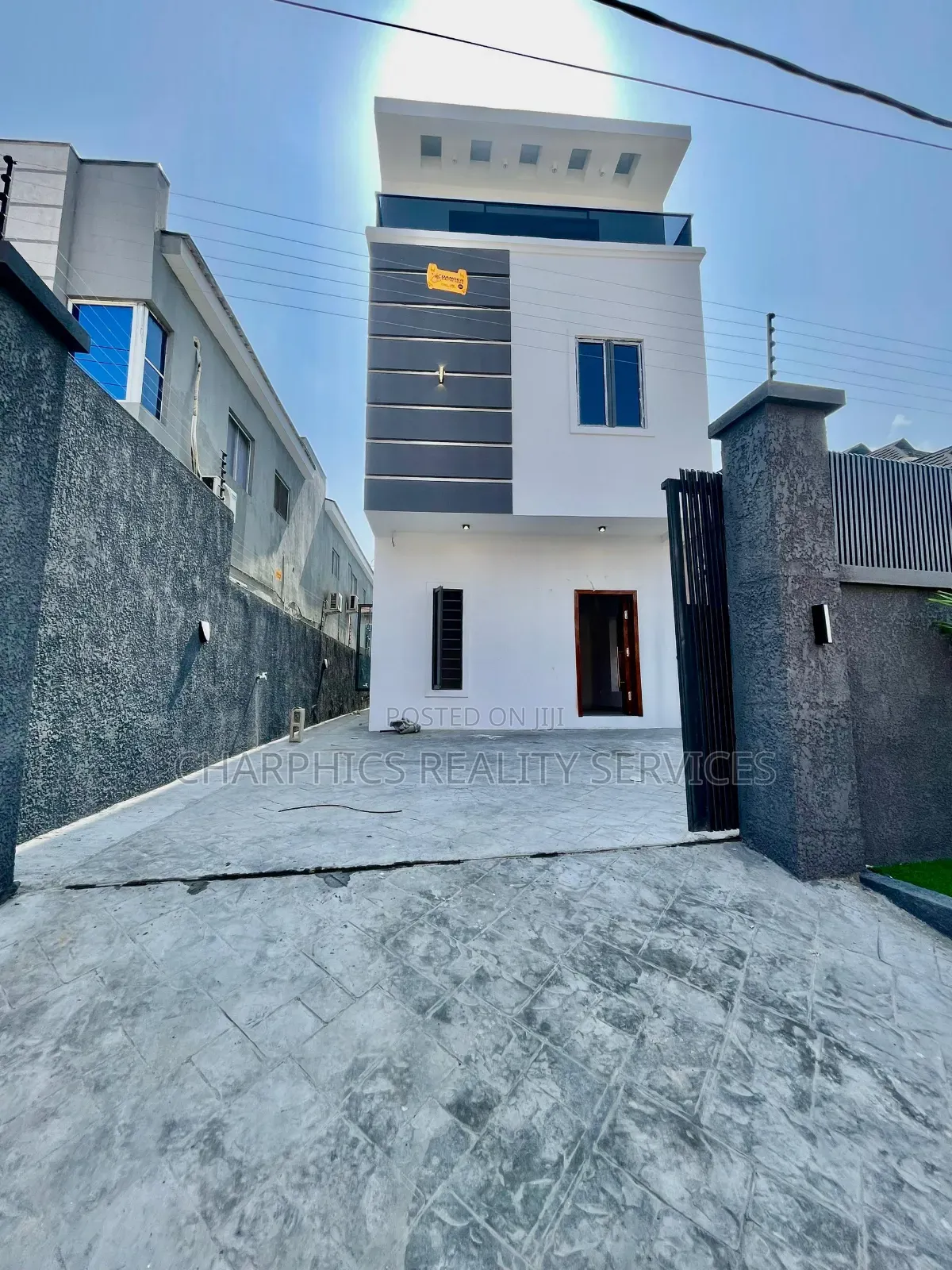 3bdrm Duplex in Lekki for sale in Lekki