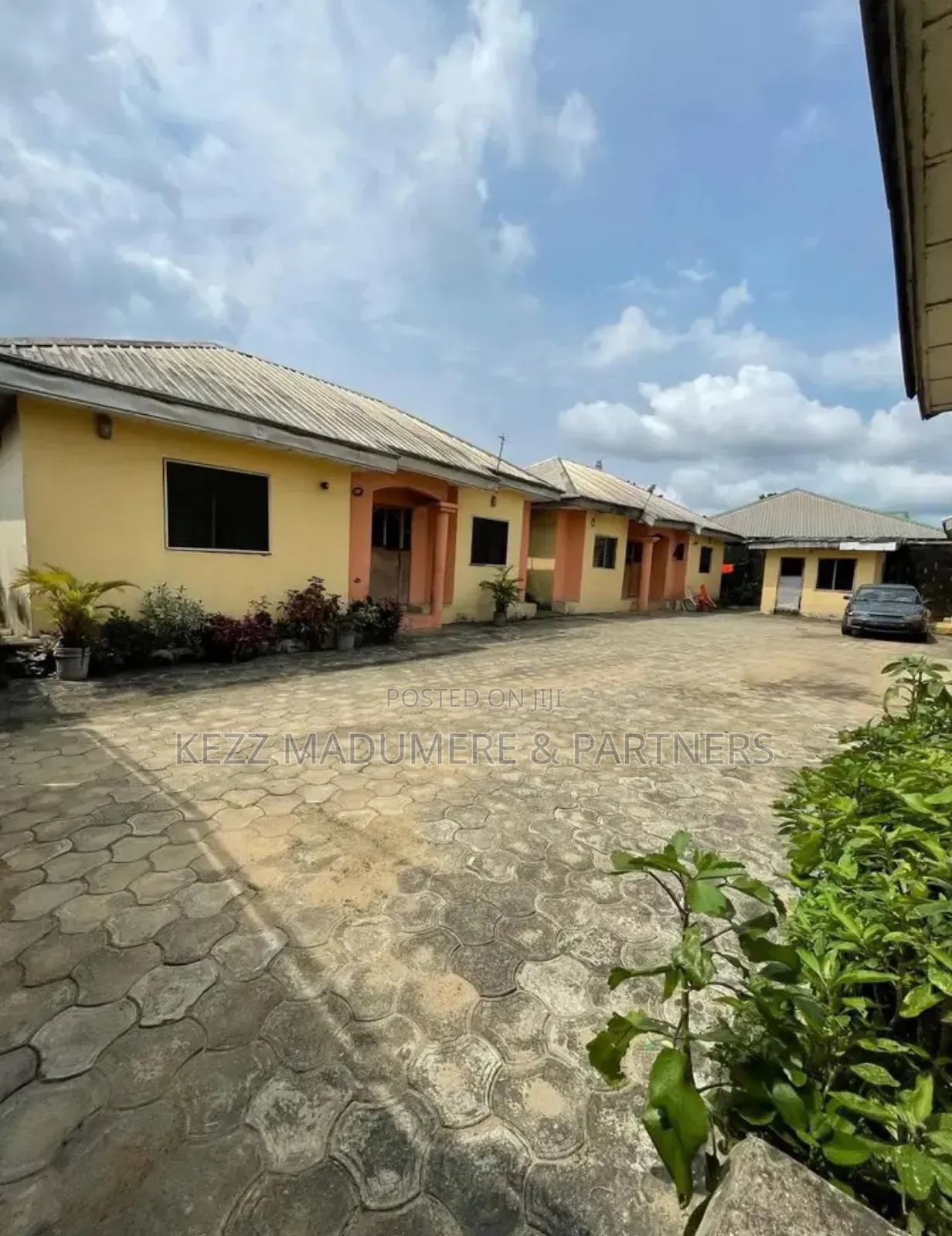 2bdrm Block of Flats in Rumuahulu , Port for sale in Port-Harcourt