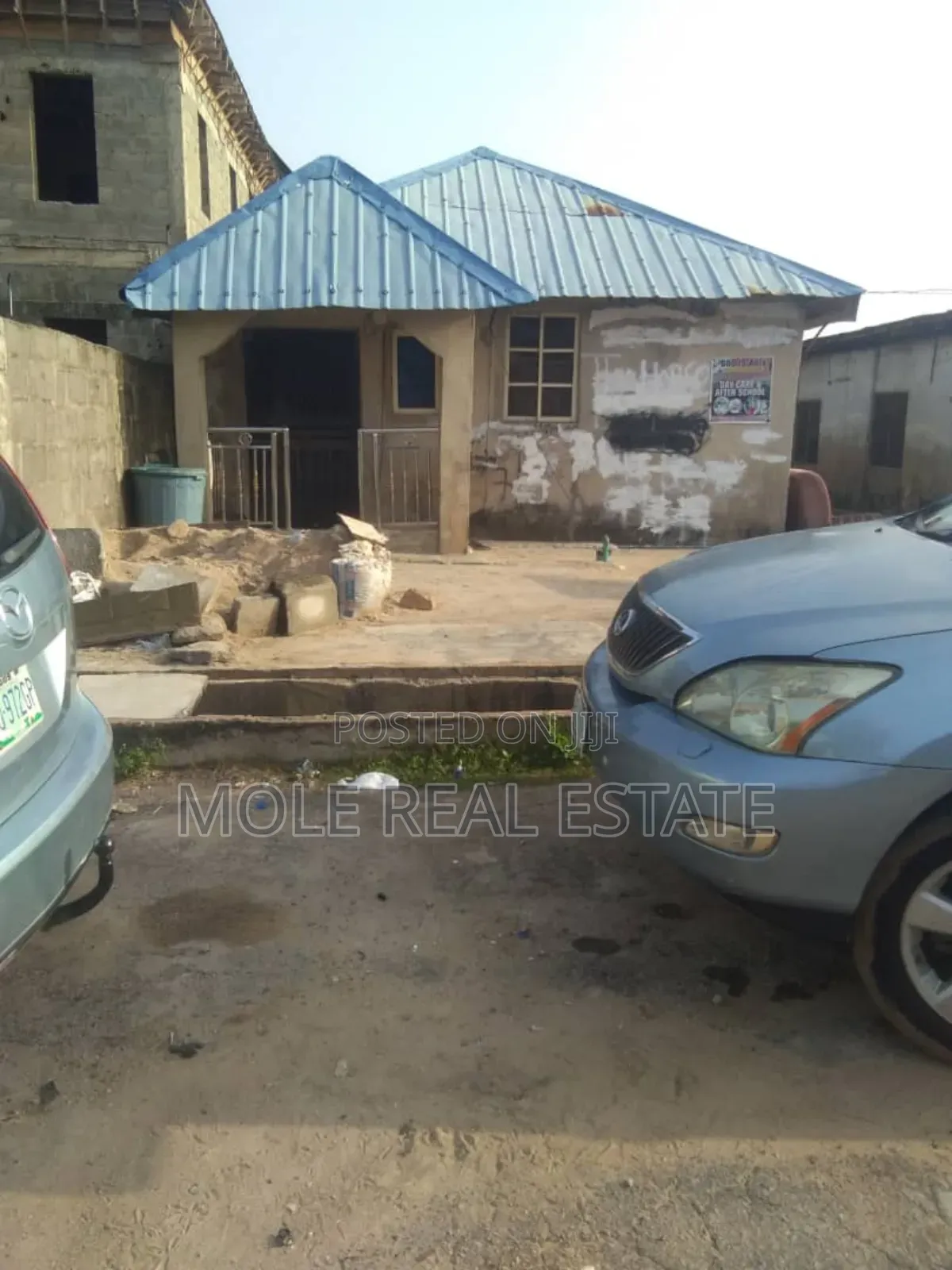 Half Plot With 2 Bed Bakare Bustop Ikotun Alimosho in Ikotun/Igando