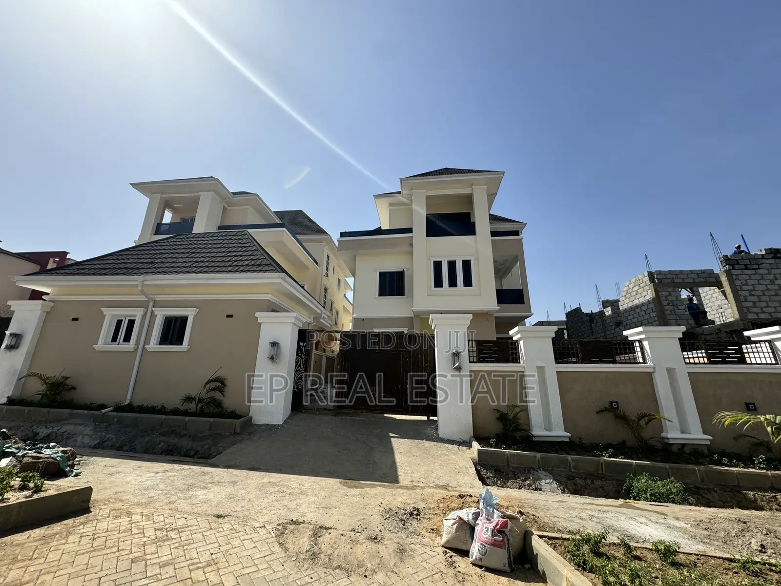 7bdrm Duplex in Guzape for sale in Guzape District