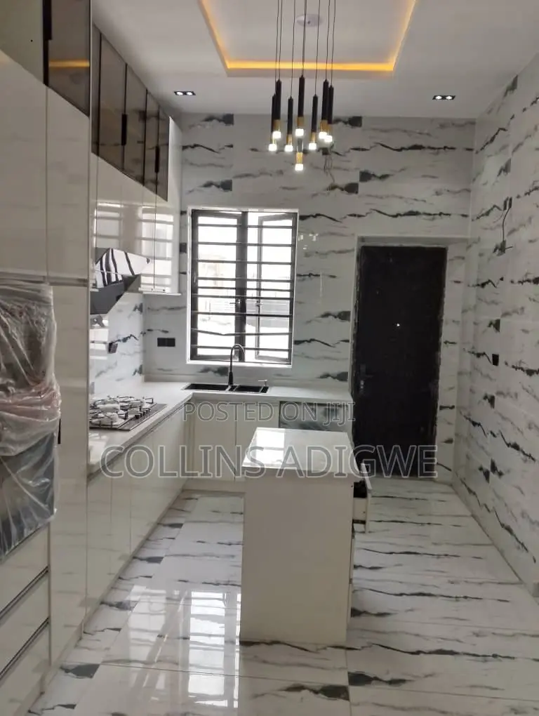 5bdrm Duplex in Code Estate Ajah for sale in Ajah