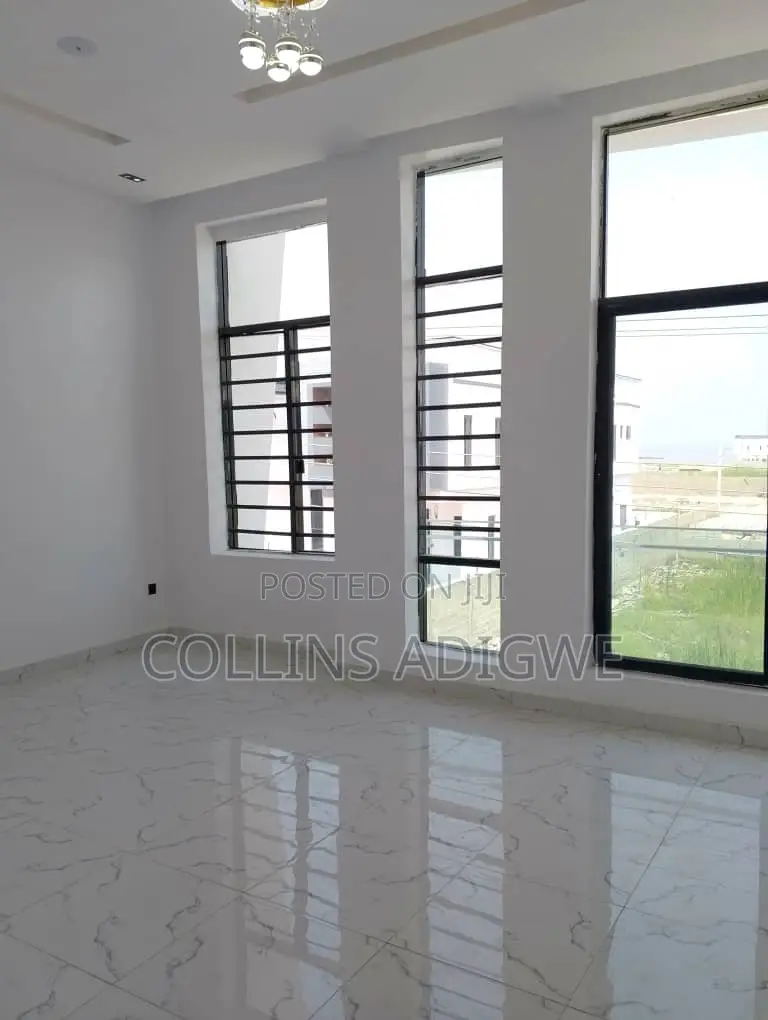 5bdrm Duplex in Code Estate Ajah for sale in Ajah