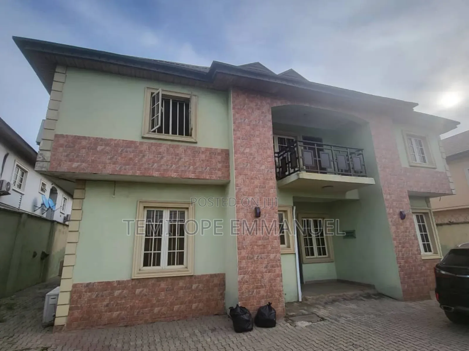 Furnished 10bdrm Duplex in Magodo Phase 1 for sale in GRA Phase 1