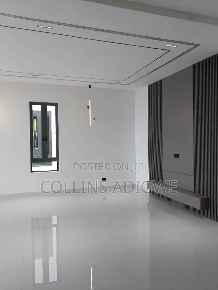 5bdrm Duplex in Flood Free Estate for sale in Ajah
