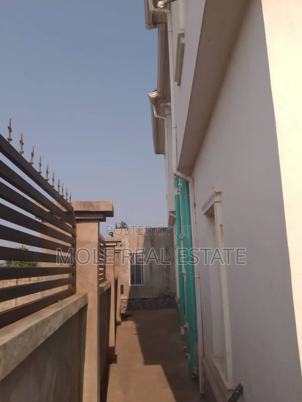 3 Block Of Flats Council Idimu Close To The Rd in Idimu