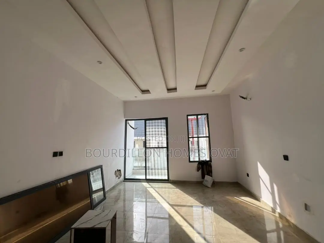4bdrm Duplex in Ikate for sale in Ikate