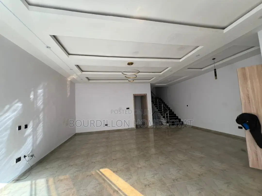 4bdrm Duplex in Ikate for sale in Ikate