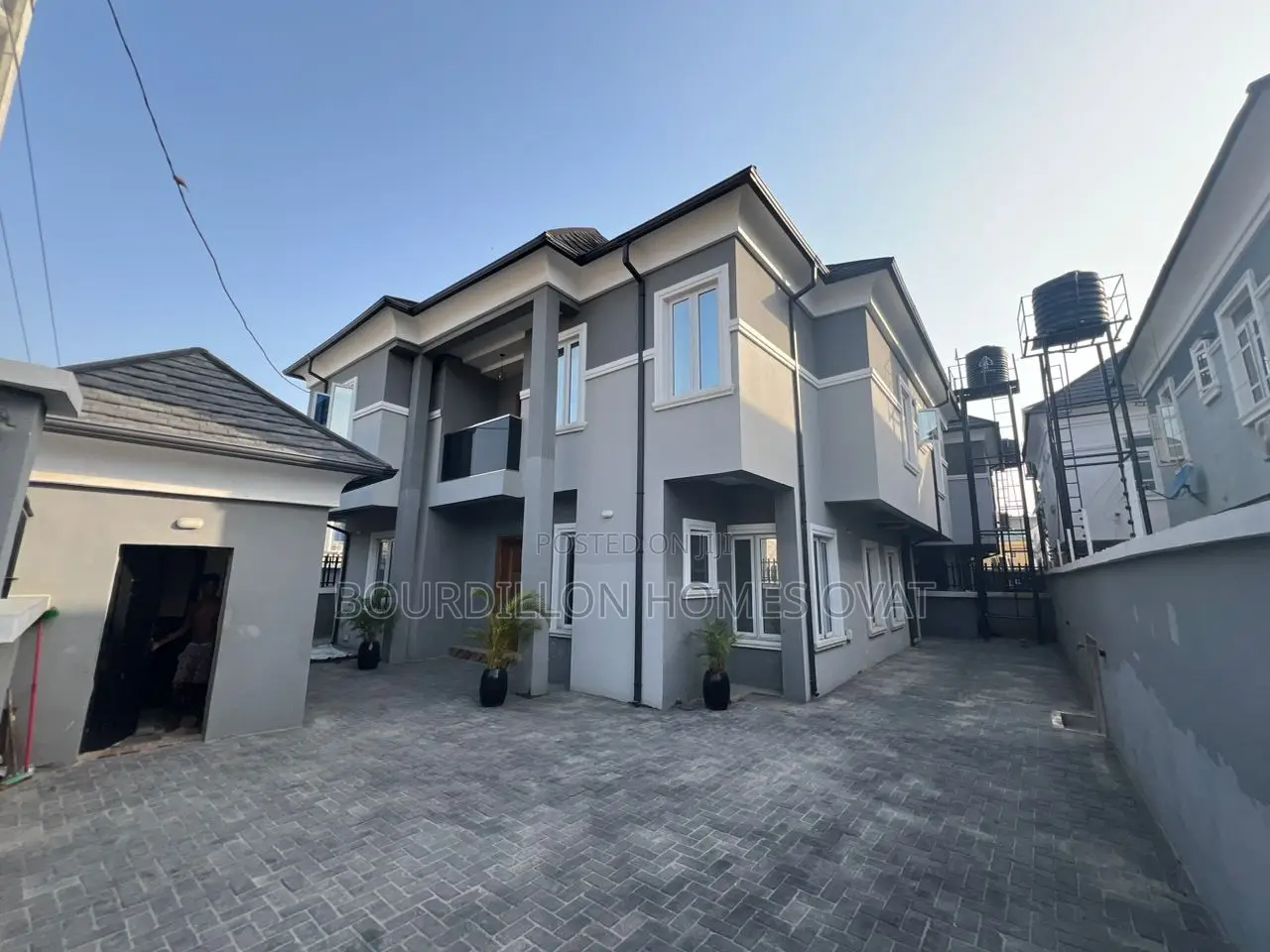 5bdrm Duplex in Ikate for sale in Ikate