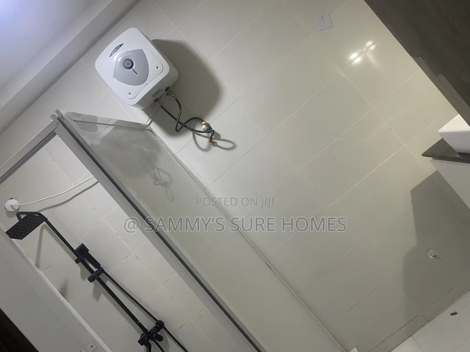 2bdrm Block of Flats in Paradise Estate, Life Camp for rent in Life Camp