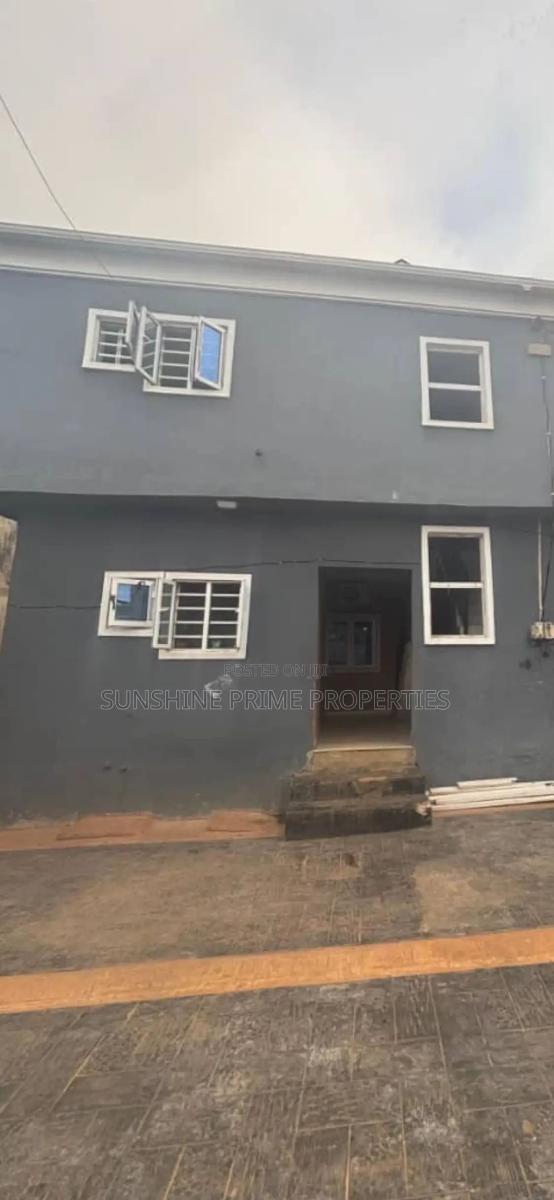 For SALE an Ultramodern 10 Rooms Located : FUTA South in Akure