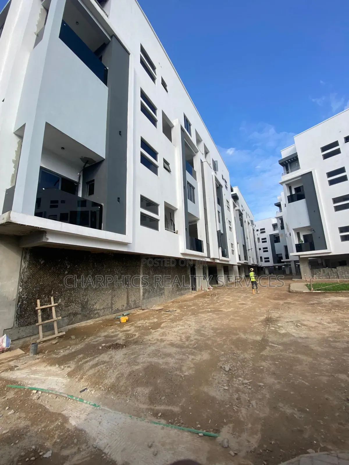 4bedroom Massionate Duplex In Surulere For Sale in Alaka/Iponri
