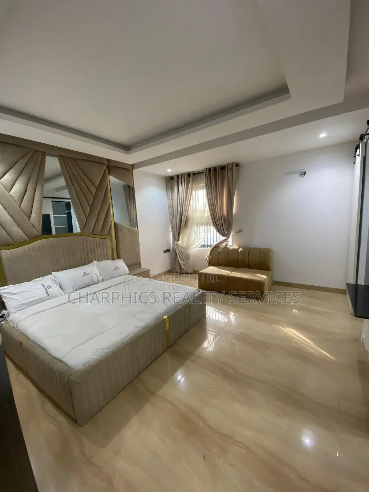 4bedroom Massionate Duplex In Surulere For Sale in Alaka/Iponri