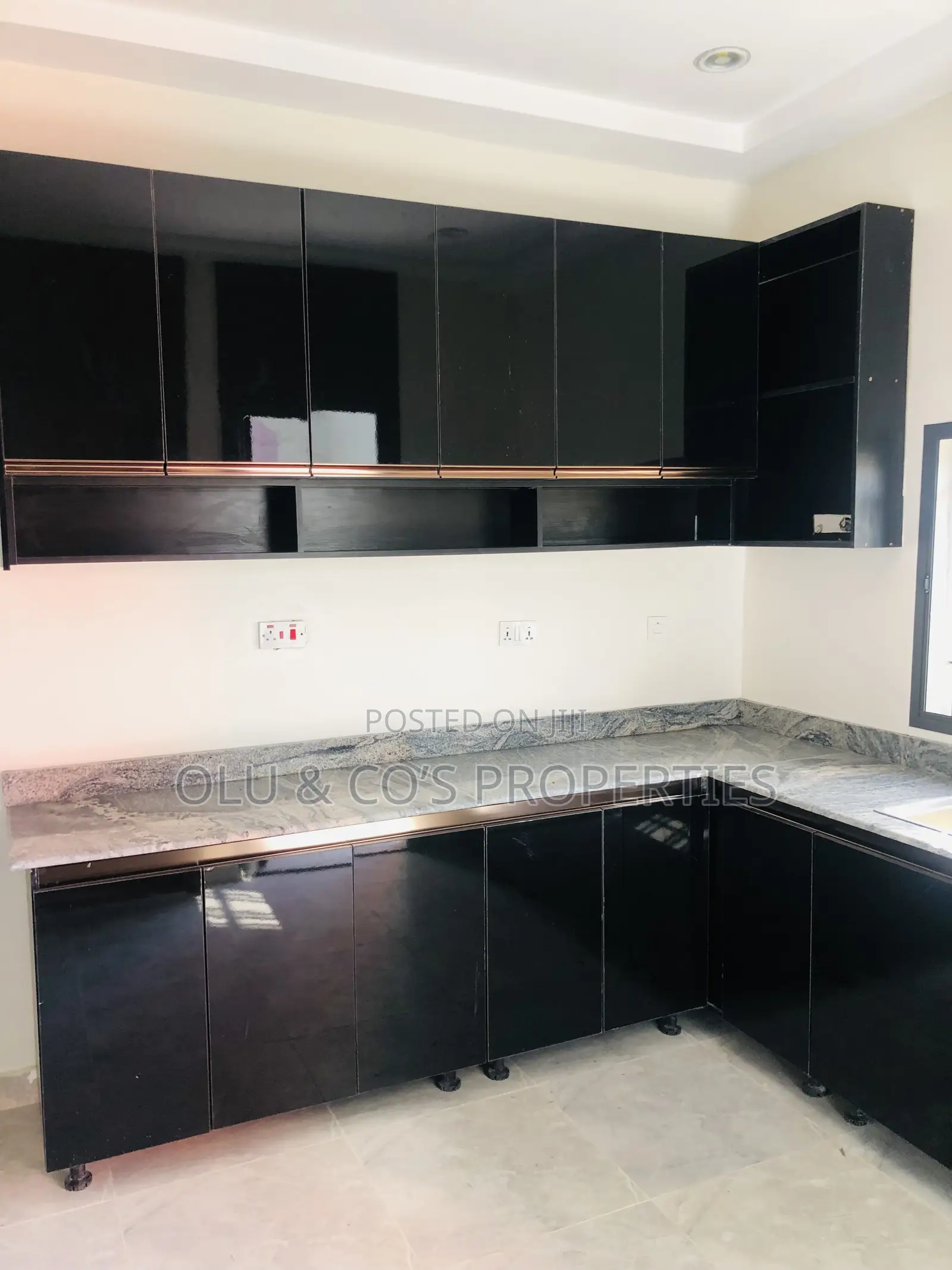 2bdrm Block of Flats in Lugbe Behind Dunamis for rent in Lugbe District