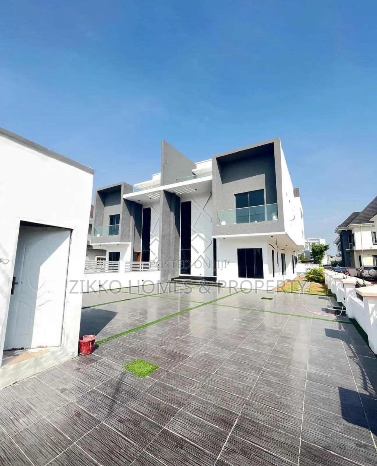 5bdrm Duplex in Osapa London, Lekki for sale in Lekki