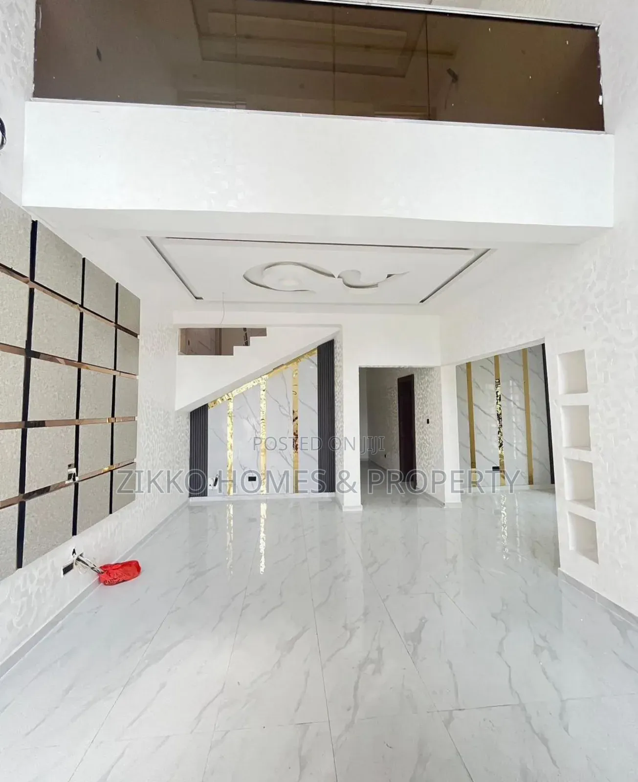 5bdrm Duplex in Osapa London, Lekki for sale in Lekki